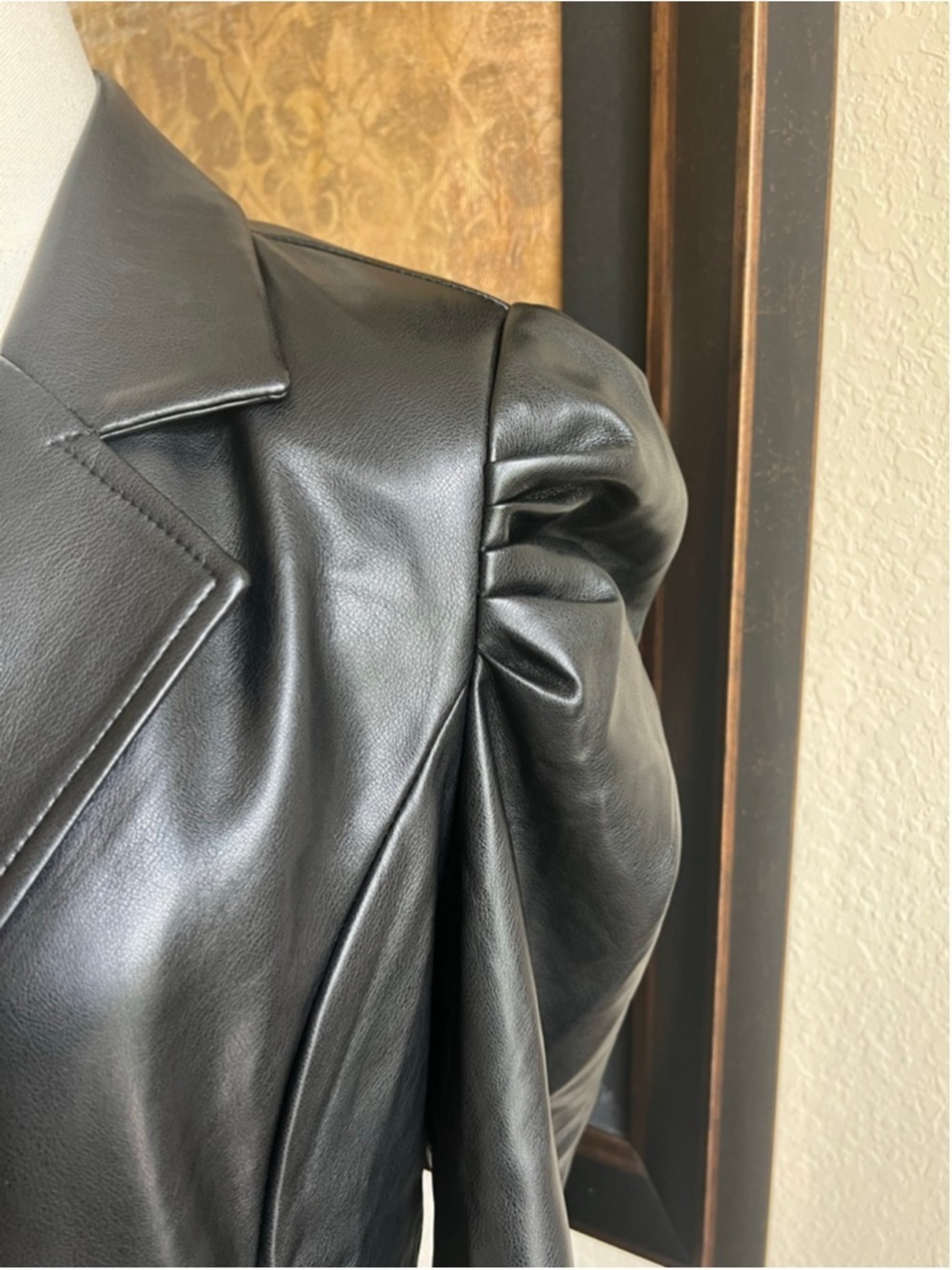 New Women's DOLCE CABO Black Faux Leather Puffed Sleeve Blazer M - Picture 4 of 9